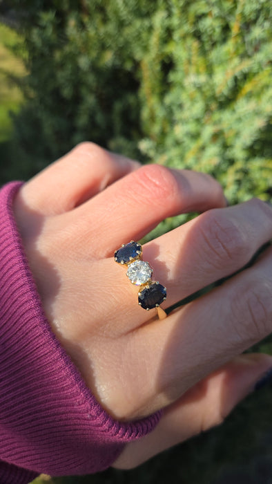 6447 18ct Gold Modern Brilliant Cut Diamond (0.75ct)  Cornflower Blue Sapphires 3-Stone Ring-Exceptional