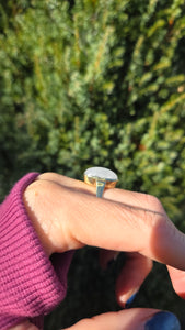 2156 Vintage: 8ct Gold Oval Cabochon Moonstone Dress Ring
