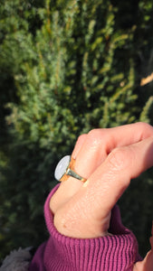 2156 Vintage: 8ct Gold Oval Cabochon Moonstone Dress Ring