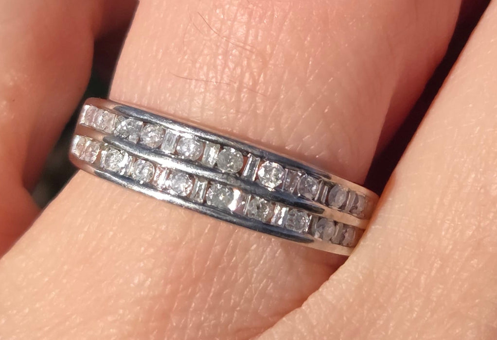 6456:  Vintage: 9ct White Gold 22 Natural Diamonds Tiered Stacker/ Dress Ring