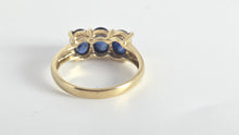 Load image into Gallery viewer, 2451 Vintage: 9ct Gold Cabochon Cornflower Blue Sapphire Trilogy Ring
