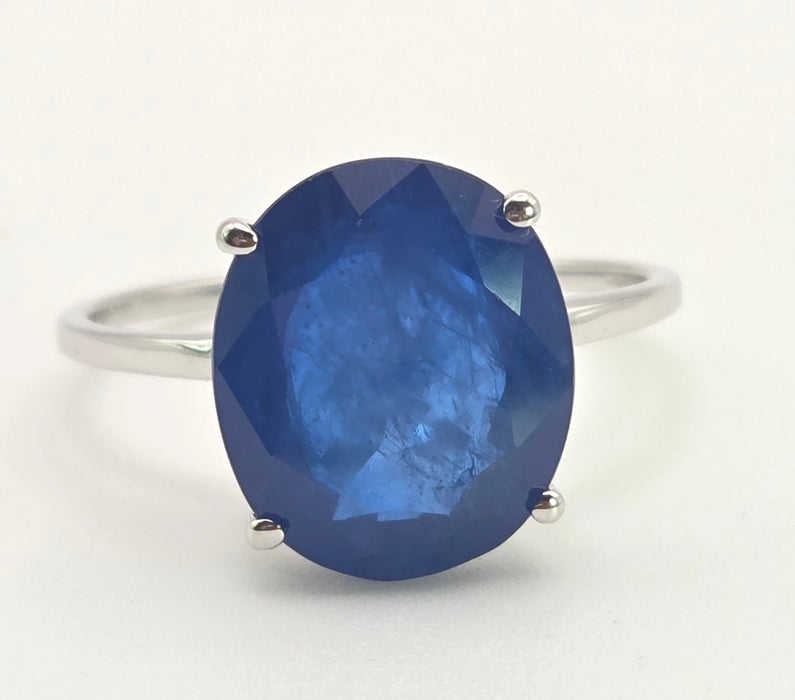 2481 Vintage: 9ct White Gold Cornflower Blue Kyanite Single Stone Ring
