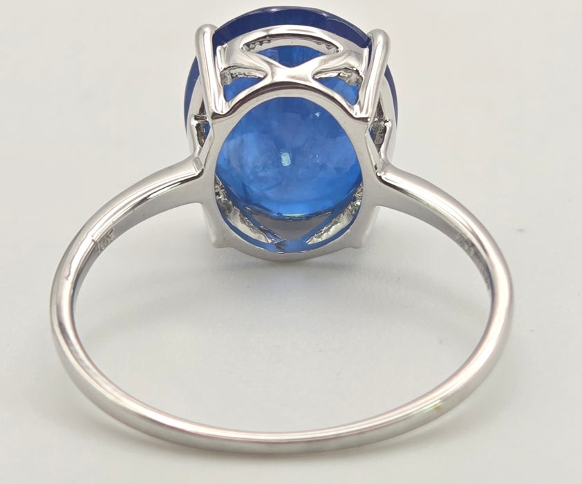 2481 Vintage: 9ct White Gold Cornflower Blue Kyanite Single Stone Ring