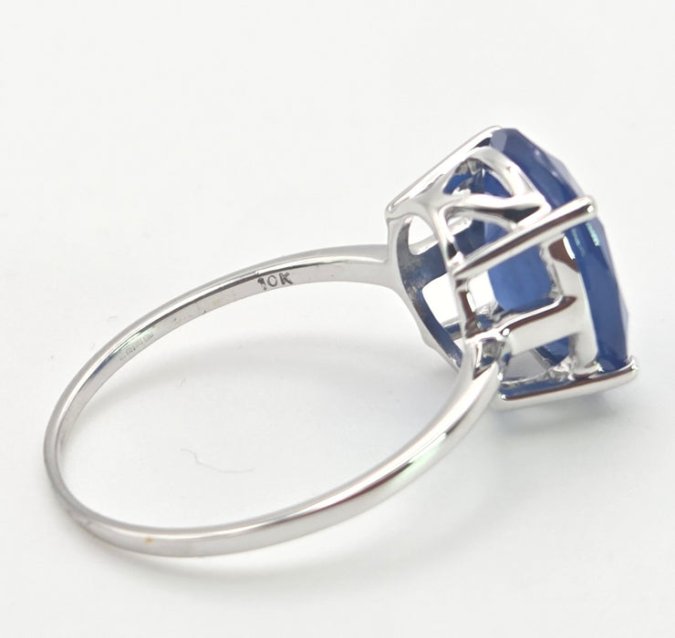 2481 Vintage: 9ct White Gold Cornflower Blue Kyanite Single Stone Ring