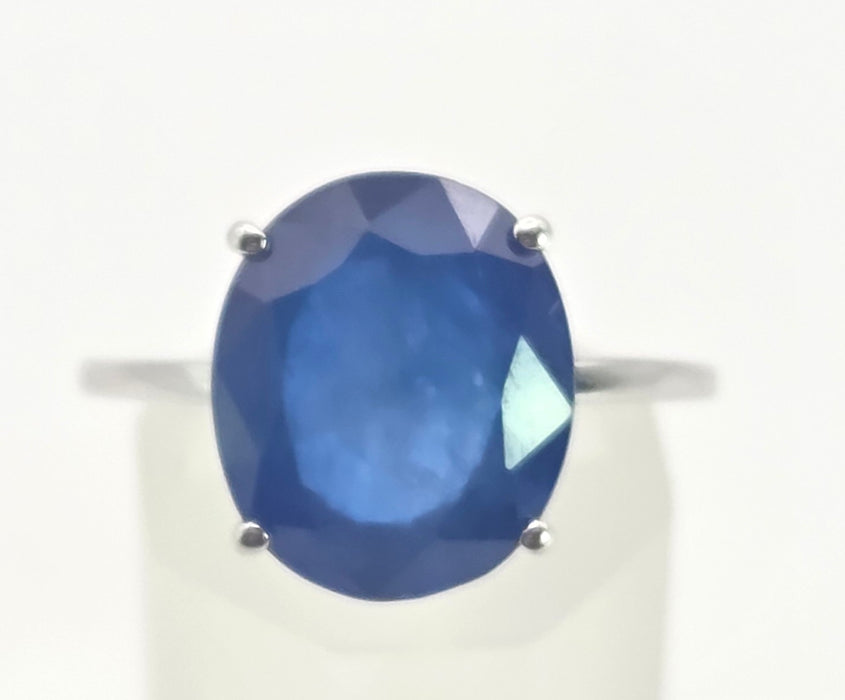 2481 Vintage: 9ct White Gold Cornflower Blue Kyanite Single Stone Ring
