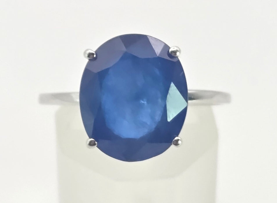 2481 Vintage: 9ct White Gold Cornflower Blue Kyanite Single Stone Ring