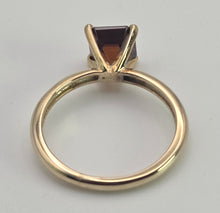 Load image into Gallery viewer, 2490 Vintage: Rare 9ct Gold Square Cut Orange Zircon Solitaire Ring
