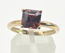 Load image into Gallery viewer, 2490 Vintage: Rare 9ct Gold Square Cut Orange Zircon Solitaire Ring
