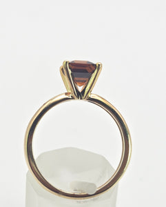 2490 Vintage: Rare 9ct Gold Square Cut Orange Zircon Solitaire Ring