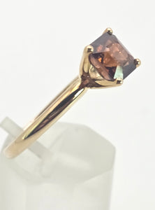 2490 Vintage: Rare 9ct Gold Square Cut Orange Zircon Solitaire Ring