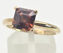 Load image into Gallery viewer, 2490 Vintage: Rare 9ct Gold Square Cut Orange Zircon Solitaire Ring
