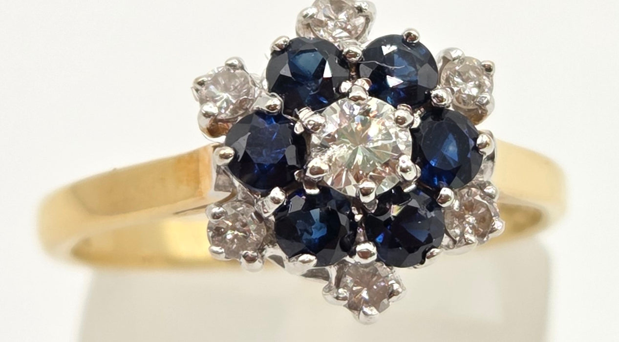 2445 Vintage: 18ct French Blue Sapphires Natural Sparkling Diamonds Flower Head Ring