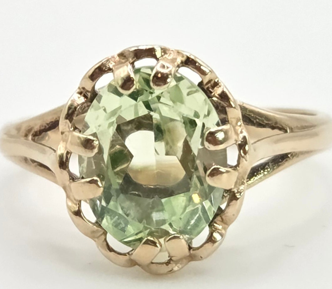 2453 Vintage: 9ct Gold Faceted Cut Mint Green Amethyst Ring- From 1975