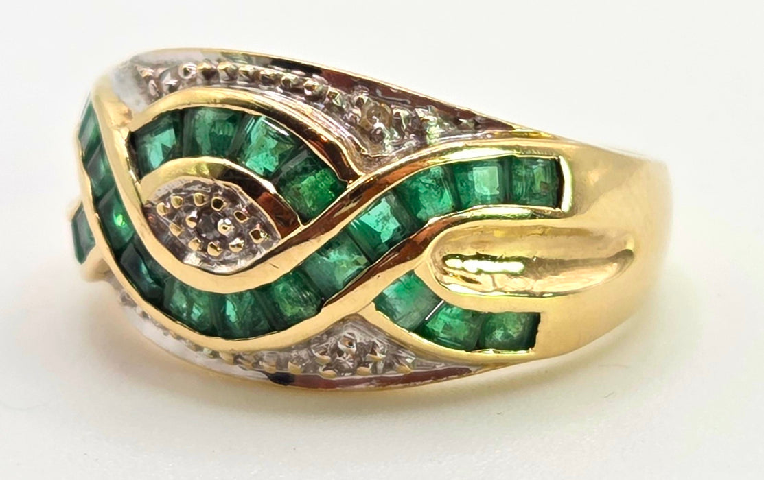 2455 Vintage: 9ct Gold Art Deco Style Emeralds Diamonds Dress Ring