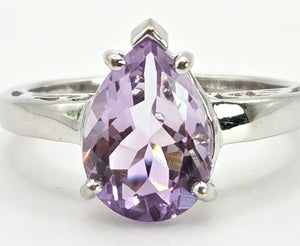 2456 Vintage: 9ct White Gold Pear-Cut Lilac Amethyst Ring