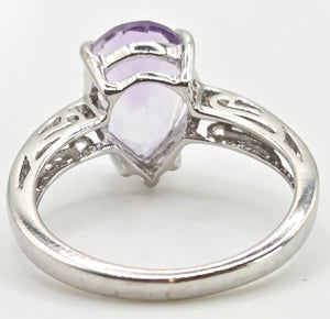 2456 Vintage: 9ct White Gold Pear-Cut Lilac Amethyst Ring