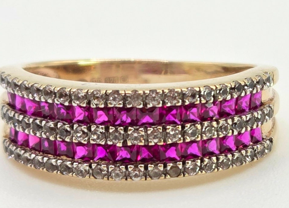 2458 Vintage: 9ct Gold Rubies White Sapphires Tiered Ring