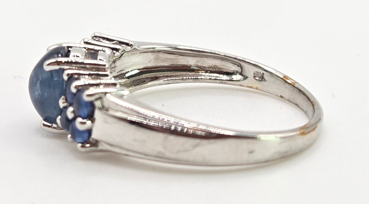 2513 Vintage: 9ct White Gold 9 Blue Sapphires Cluster Ring