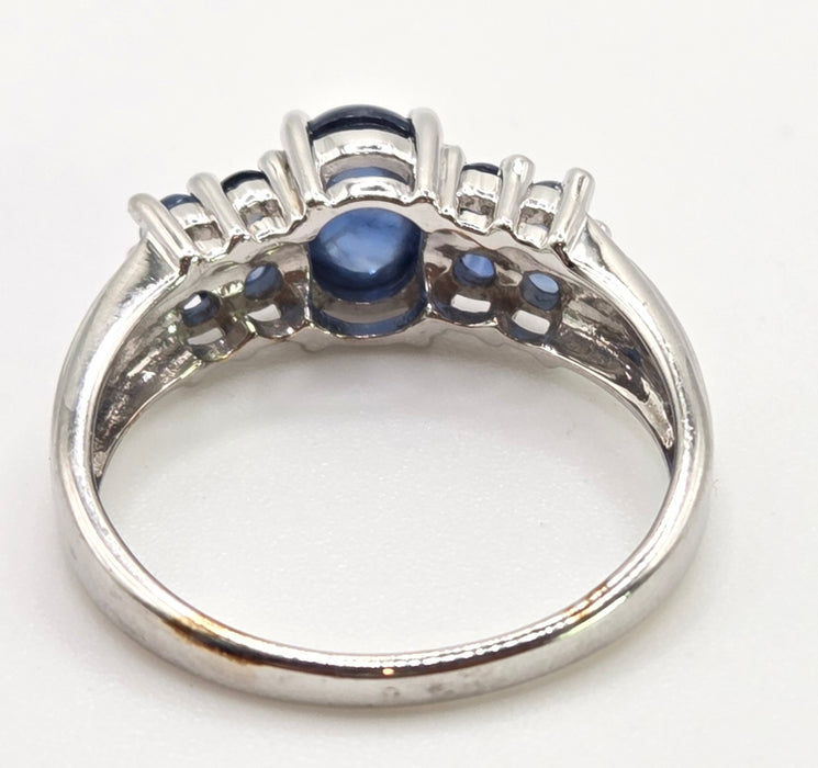 2513 Vintage: 9ct White Gold 9 Blue Sapphires Cluster Ring