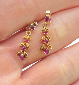 2426 Vintage; 9ct Gold Rubies Drop/Dangle Stud Earrings