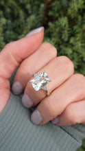 Cargar imagen en el visor de la galería, 2399 Vintage: 9ct White Gold Pale Green Amethyst 12 Natural Diamonds Cocktail Ring
