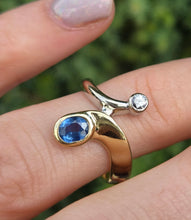 Load image into Gallery viewer, 2373 Vintage: 18ct Yellow &amp; White Gold Blues Sapphire Diamond Abstract Ring
