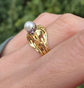 6136 Vintage: Rare: 18ct Gold Cultured Pearl Rubies Cocktail Ring