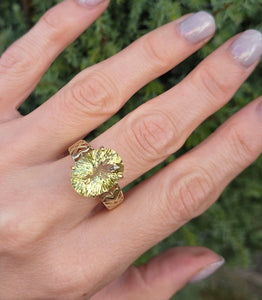 6243 Vintage: 9ct Gold Large Oval Faceted Cut Peridot Solitaire Ring