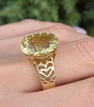 Load image into Gallery viewer, 6243 Vintage: 9ct Gold Large Oval Faceted Cut Peridot Solitaire Ring
