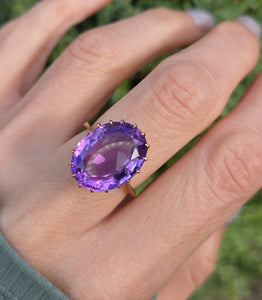 6241 Vintage: 9ct Gold Large Lilac Amethyst Cocktail Ring