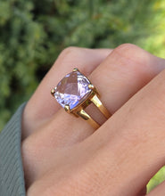 Cargar imagen en el visor de la galería, 2427 Vintage; 9ct Gold Large Lilac &quot;Rose de France&quot; Amethyst Cocktail Ring
