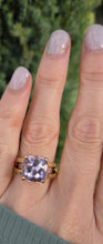 Cargar imagen en el visor de la galería, 2427 Vintage; 9ct Gold Large Lilac &quot;Rose de France&quot; Amethyst Cocktail Ring
