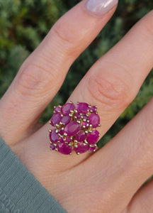 2237 Vintage: 9ct Gold 21 Rubies Statement Cluster Ring- Wow