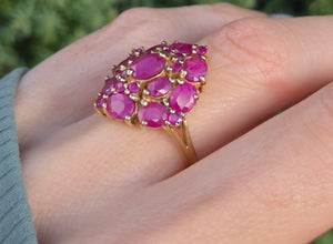 2237 Vintage: 9ct Gold 21 Rubies Statement Cluster Ring- Wow
