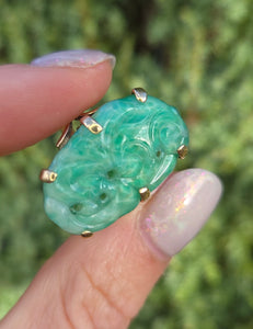 6251 Vintage 9ct Gold Large Carved Chinese Jade Statement Ring