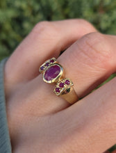 Load image into Gallery viewer, 6249 Vintage: 9ct Gold 7 Rubies Geometric Set Ring
