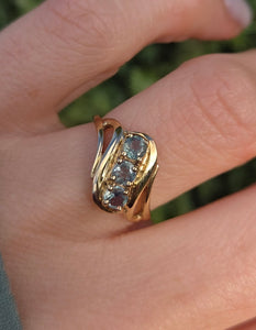6248 Vintage: 9ct Gold Mint Green Topaz Trilogy Ring