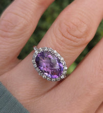 Load image into Gallery viewer, 0123 Vintage: 9ct Gold Purpled Amethyst 28 glacier White Topaz Dress Ring
