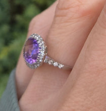 Load image into Gallery viewer, 0123 Vintage: 9ct Gold Purpled Amethyst 28 glacier White Topaz Dress Ring
