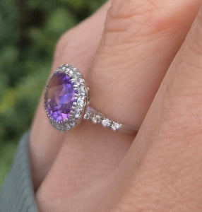 0123 Vintage: 9ct Gold Purpled Amethyst 28 glacier White Topaz Dress Ring