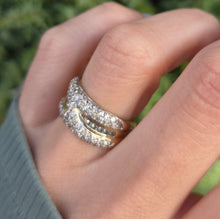 Cargar imagen en el visor de la galería, 2135 Vintage: 9ct Gold 90 Natural Diamonds Statement Cluster Ring
