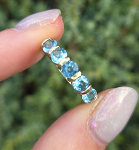 2230 Vintage: 9ct Gold 5 Swiss Blue Topaz Stacker/Half-Hoop Ring