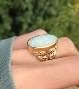 2317 Vintage: 9ct Gold Large Cabochon White Opal (9.1ct) Single Stone Ring
