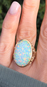 2317 Vintage: 9ct Gold Large Cabochon White Opal (9.1ct) Single Stone Ring