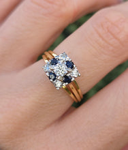 Cargar imagen en el visor de la galería, 2372 Vintage: 18ct Gold Geometric Set Blue Sapphires Natural Diamonds (0.22ct) Ring- From 1969
