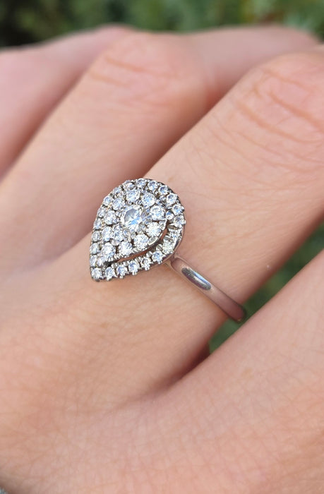 6418 Vintage: 18ct White Gold 0.50ct Diamond Pear Shaped Cluster Ring