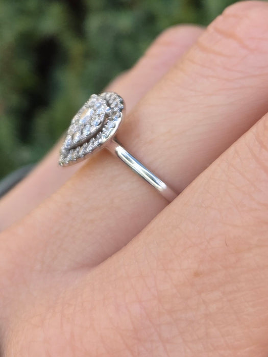 6418 Vintage: 18ct White Gold 0.50ct Diamond Pear Shaped Cluster Ring