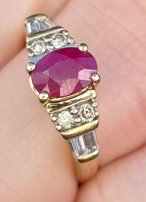 6275 Vintage: 14ct Gold Rubies Baguette Diamonds Art Deco Style  Ring