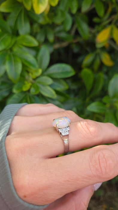 2301 Vintage: 18ct Cabochon White Opal Natural Diamonds Cocktail Ring
