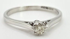 2416: Vintage 9ct White Gold Round Full Cut Diamond Solitaire